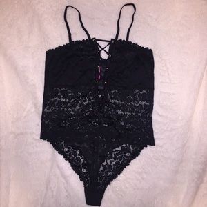 Stretchy Lace Thong-cut Bodysuit